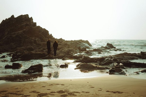 Comment organiser un camping pour une expédition de surf en Polynésie française?